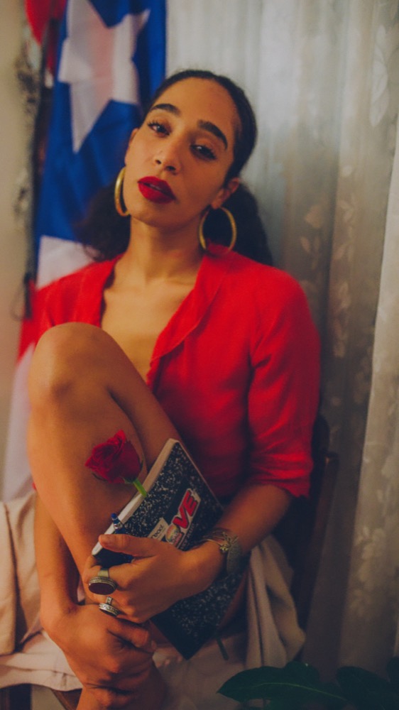 Simago with rose and Puerto Rican flag
